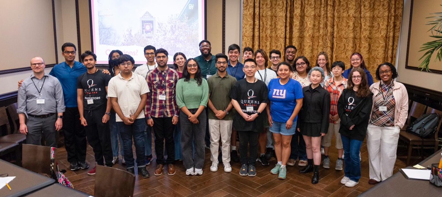 Beyond the Textbook How the Learning Commons Enhances Queens College